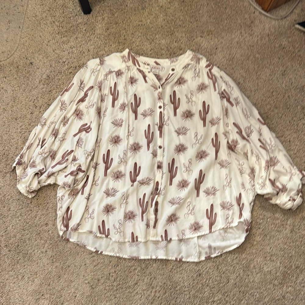 Ariat batwing blouse